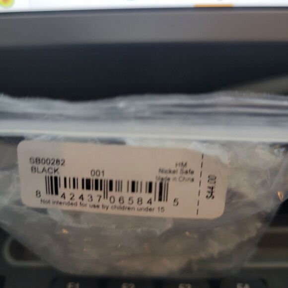 The SAK Women's Silver Hammered And Black Stone Bangle Stretch Bracelet - Picture 5 of 5